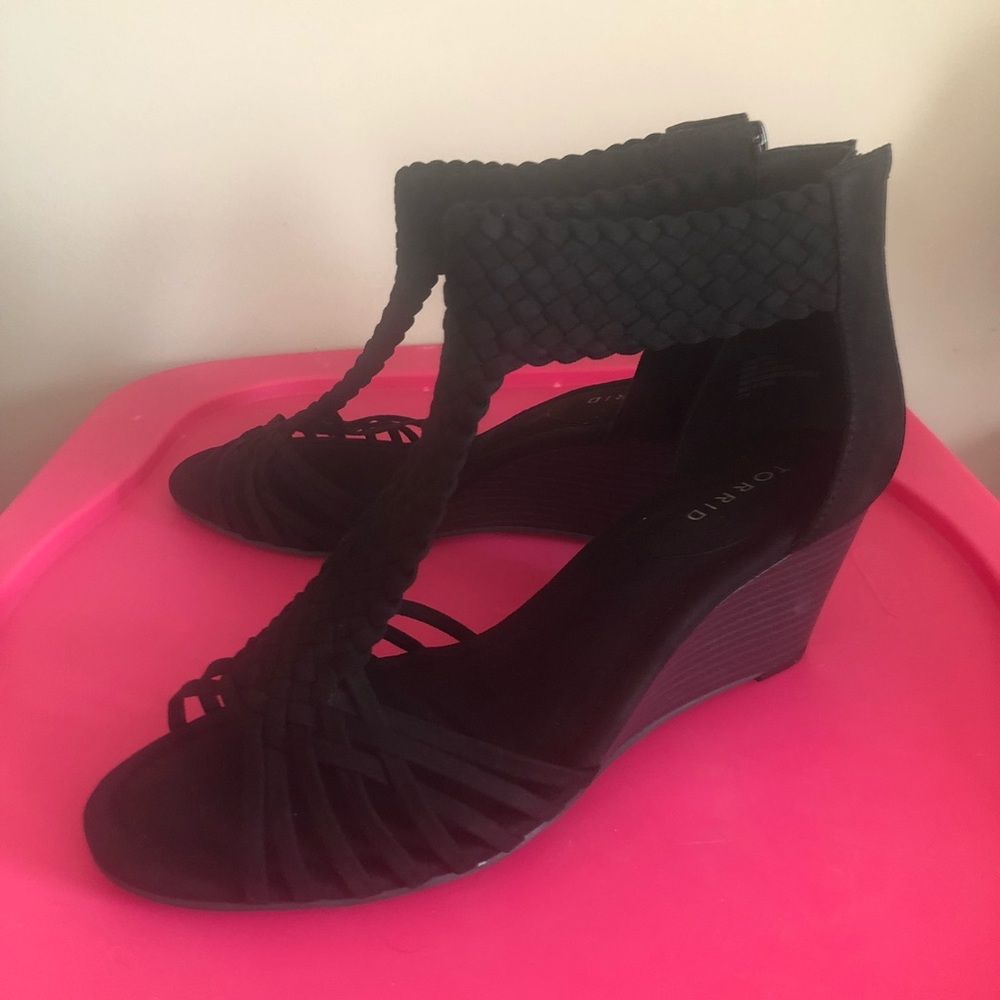 Torrid Size 11W Black Wedge shoes